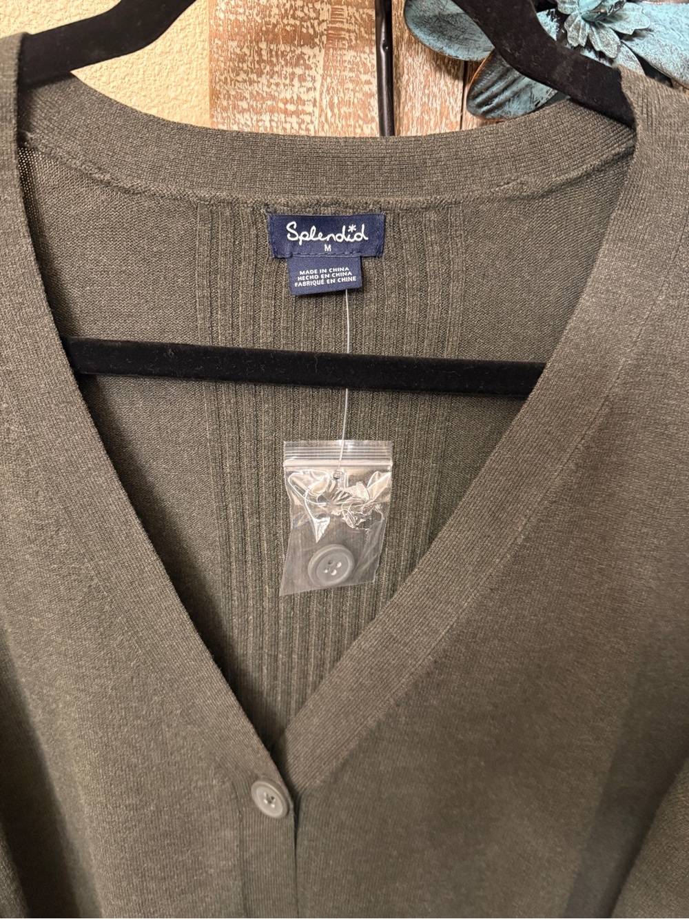 Splendid Belted Button-Front Cardigan Sweater – Olive Green Womens M NWOT - Picture 3 of 11